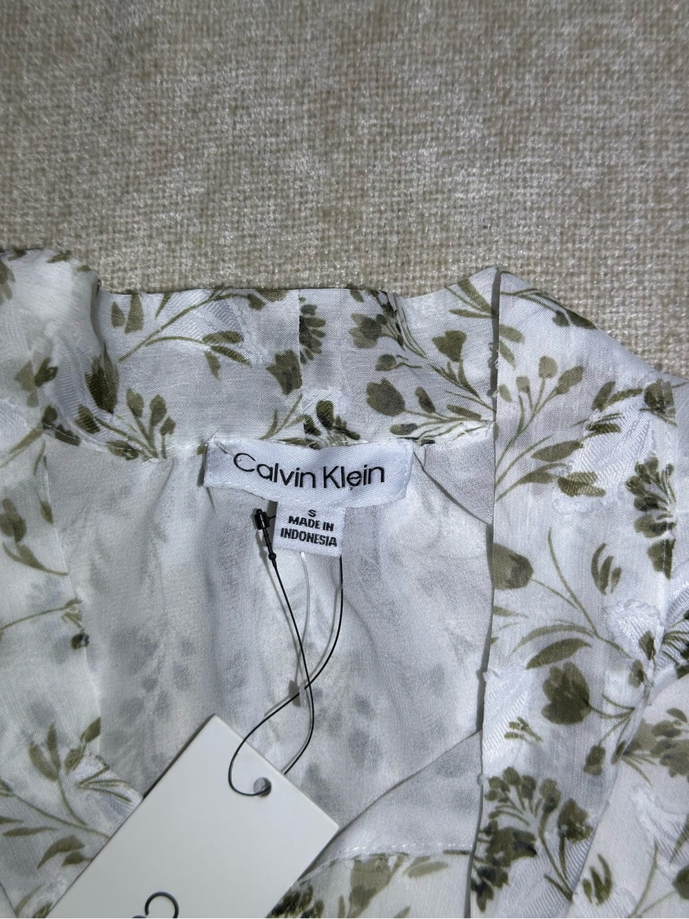Calvin Klein White Blouse with Olive Floral Print Cottagecore - Picture 9 of 14